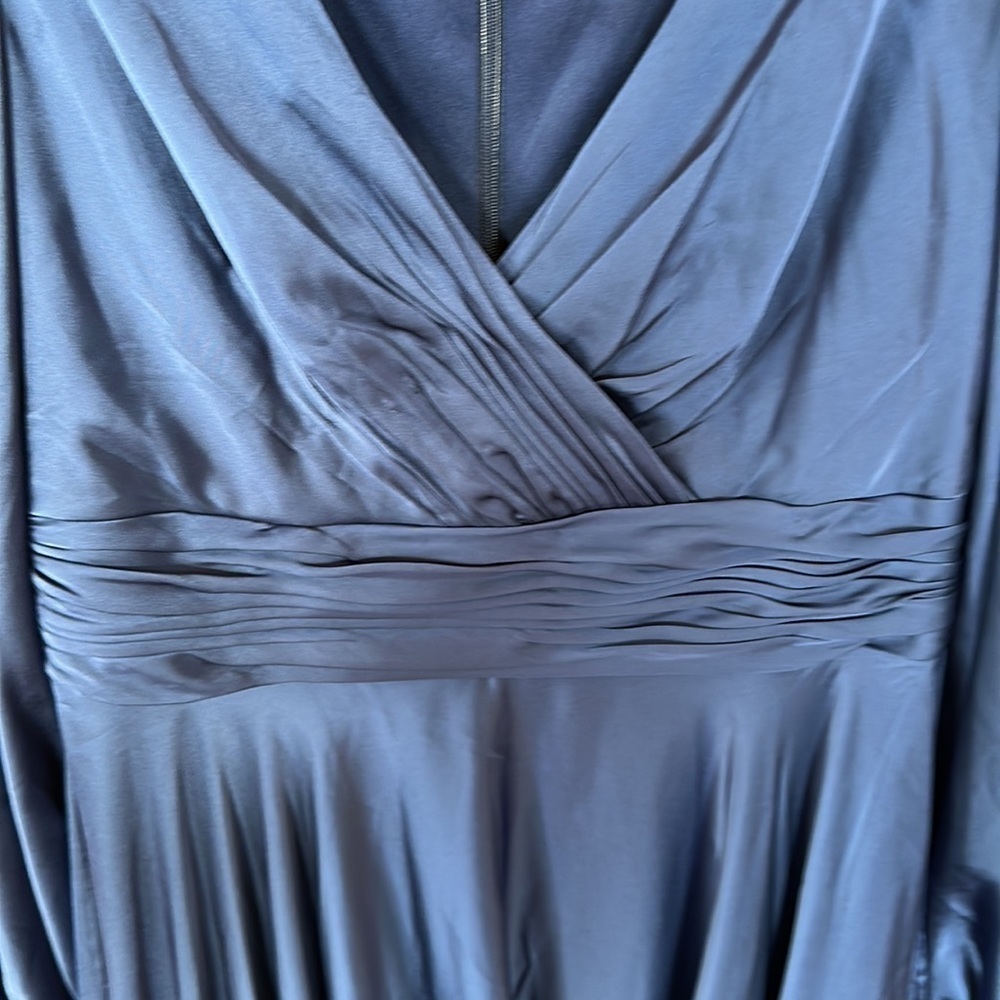 Mac Duggal Long Split Bishop Sleeve Surplice V-Neck A-Line Gown in Blue size 6 - Picture 11 of 13